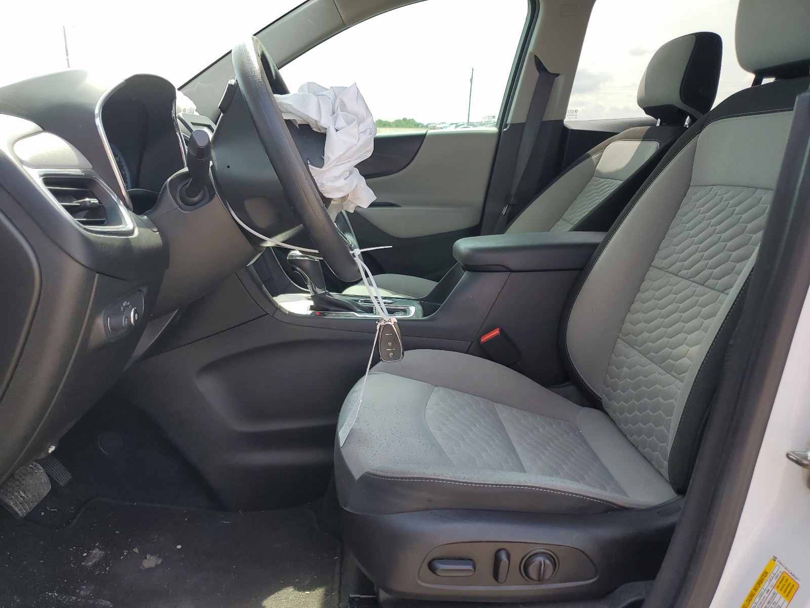 2GNAXJEV2J6261477 2018 Chevrolet Equinox Lt