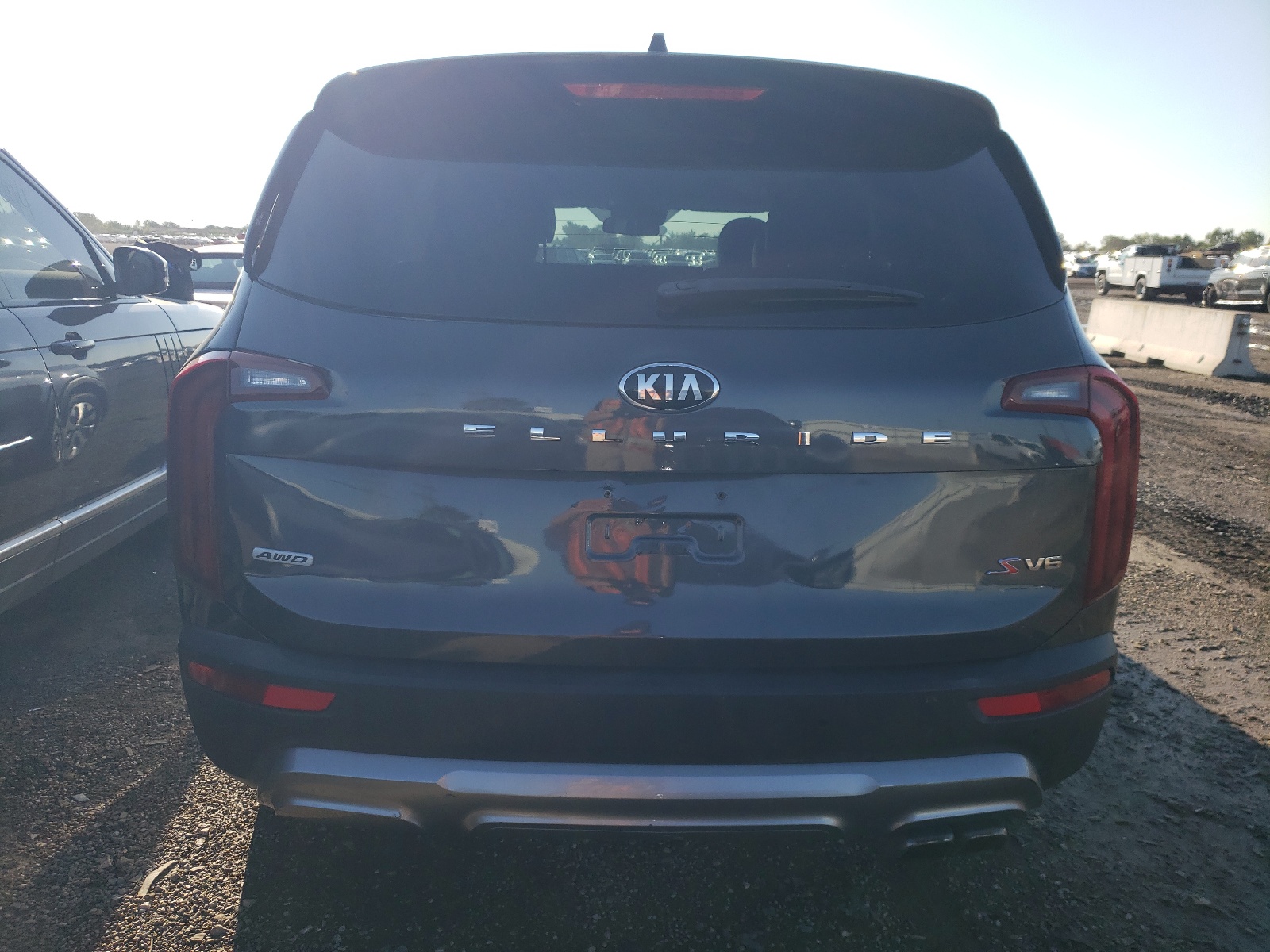 2020 Kia Telluride S vin: 5XYP6DHC8LG023852