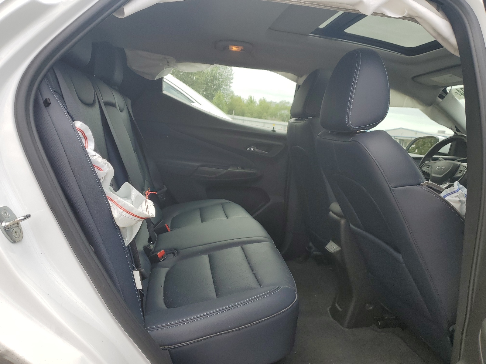 1G1FZ6S0XN4103337 2022 Chevrolet Bolt Euv Premier