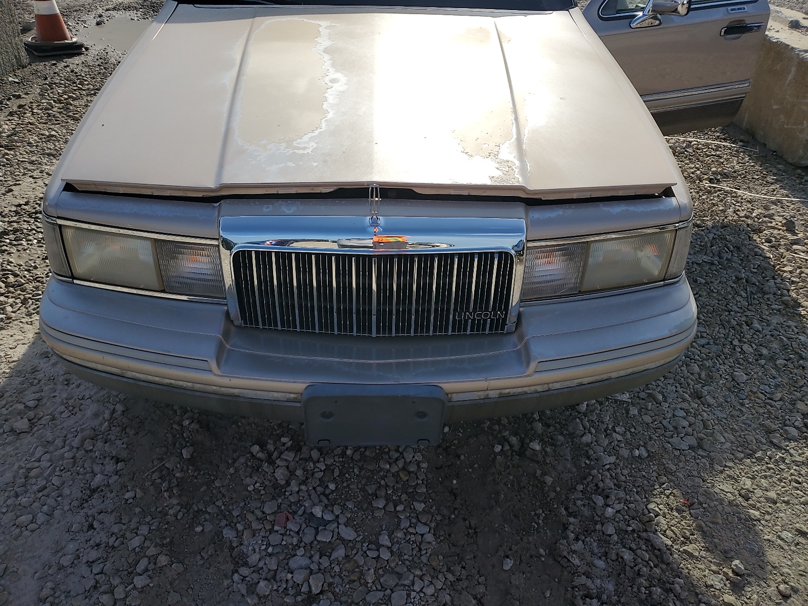 1LNLM82W1PY612992 1993 Lincoln Town Car Signature