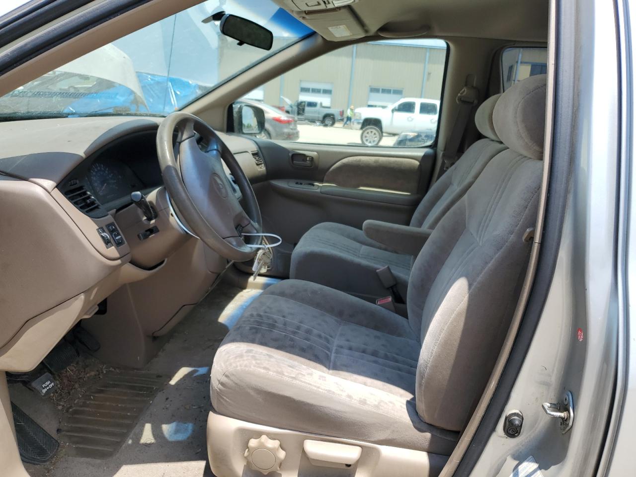 2002 Toyota Sienna Le VIN: 4T3ZF13C02U489998 Lot: 62108184