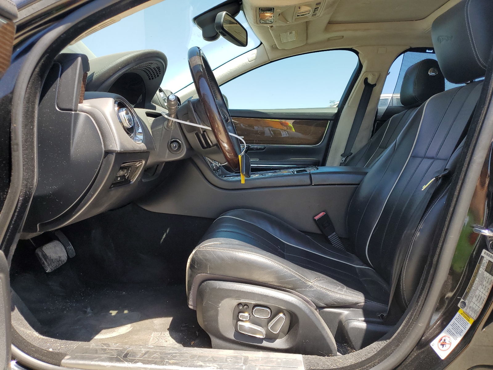 SAJWA2GE4CMV34461 2012 Jaguar Xjl Supercharged