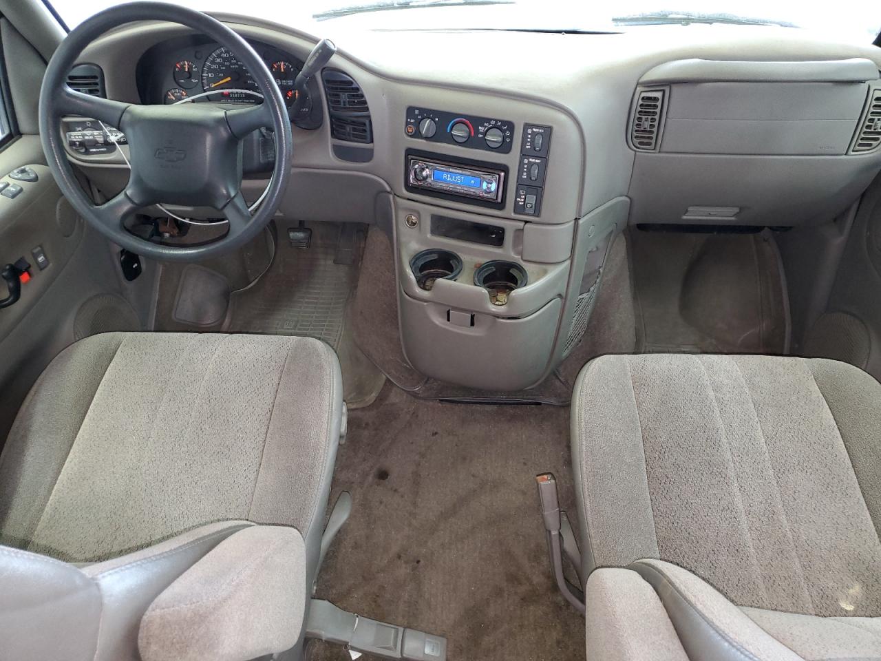 2000 Chevrolet Astro VIN: 1GNEL19W9YB151341 Lot: 65134464