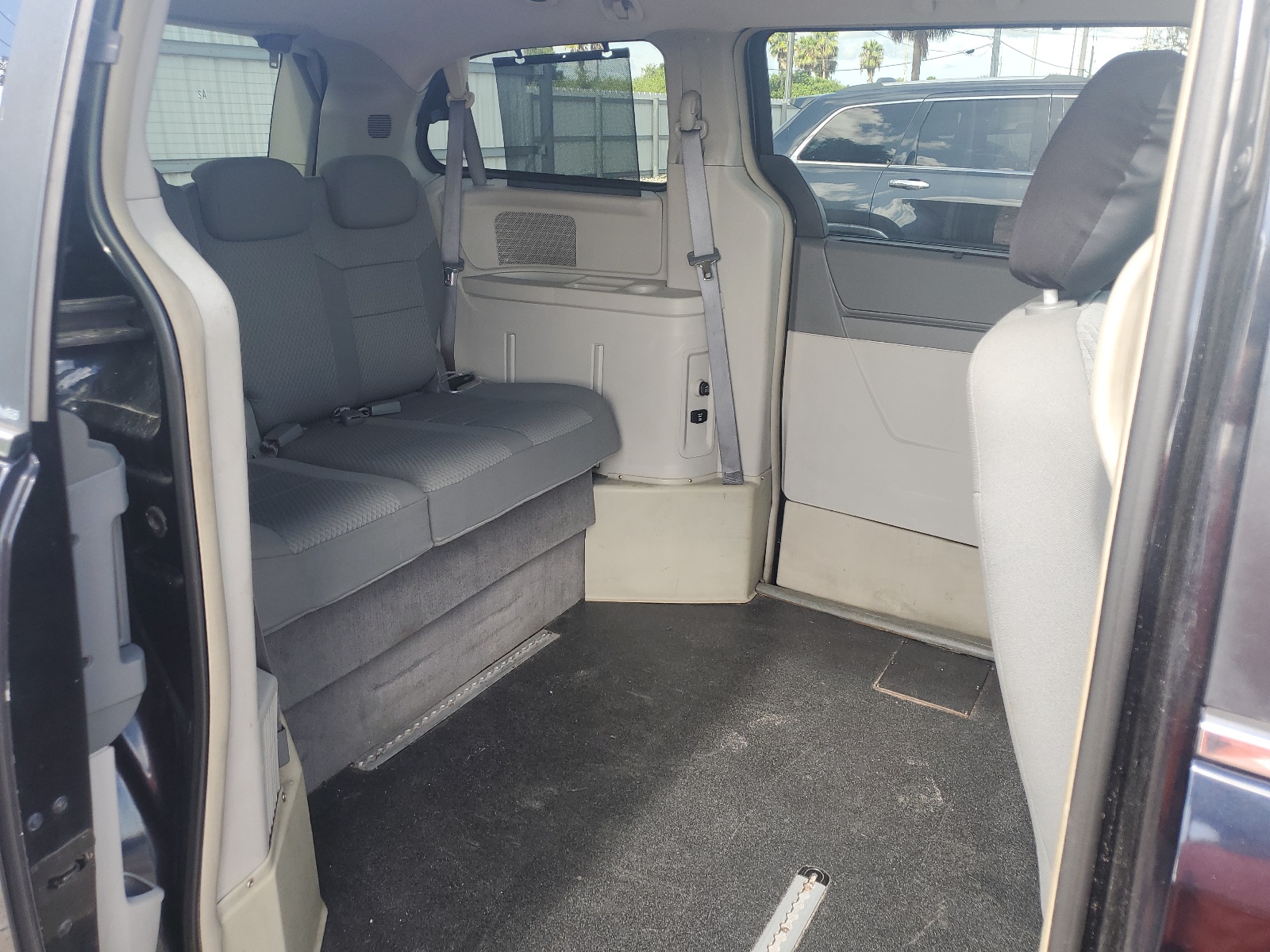 2A4RR5D12AR149024 2010 Chrysler Town & Country Touring