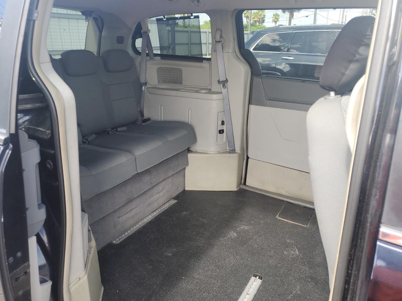 2010 Chrysler Town & Country Touring VIN: 2A4RR5D12AR149024 Lot: 64203764