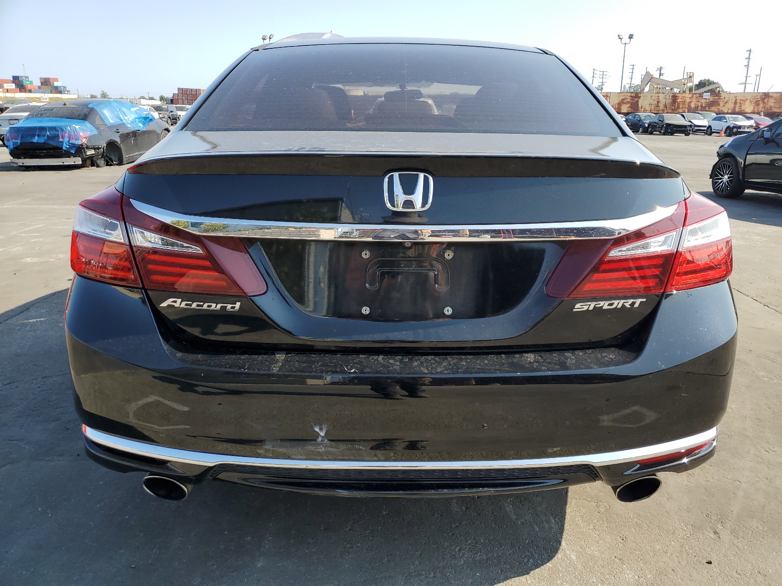 1HGCR2F52HA097193 2017 Honda Accord Sport