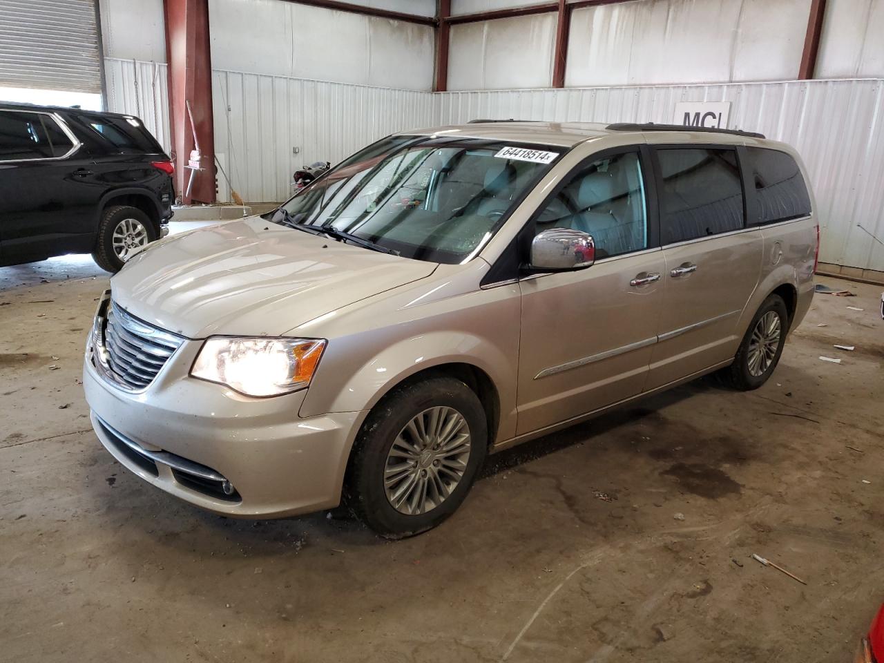 2015 Chrysler Town & Country - Image 1