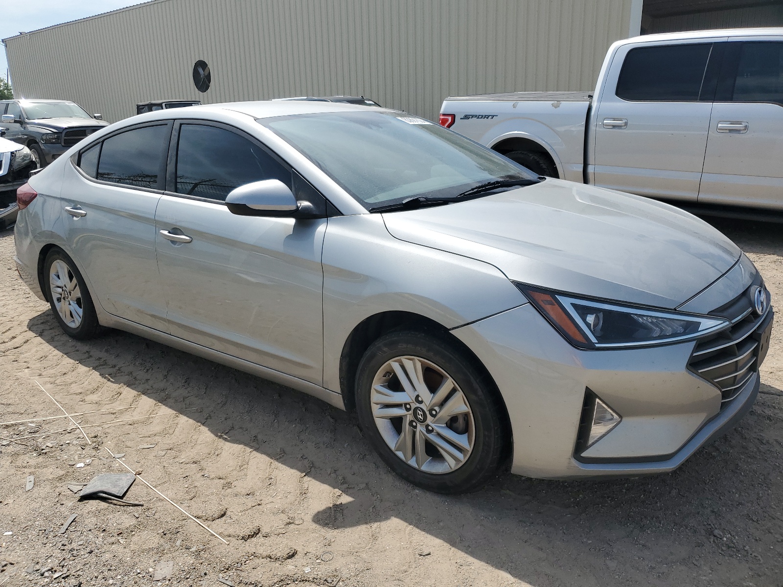 2020 Hyundai Elantra Sel vin: 5NPD84LF2LH573992