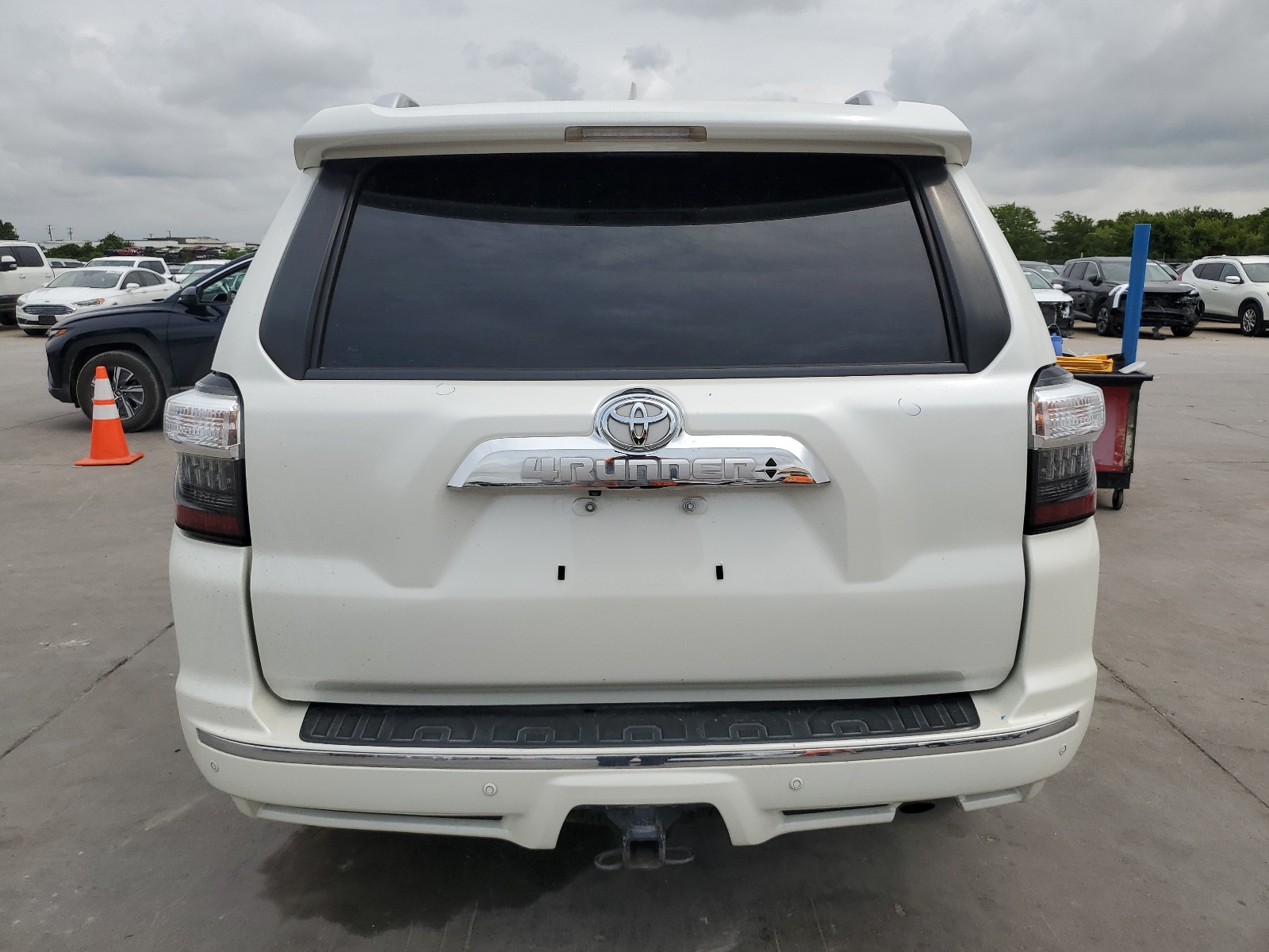 JTEZU5JR6H5172372 2017 Toyota 4Runner Sr5