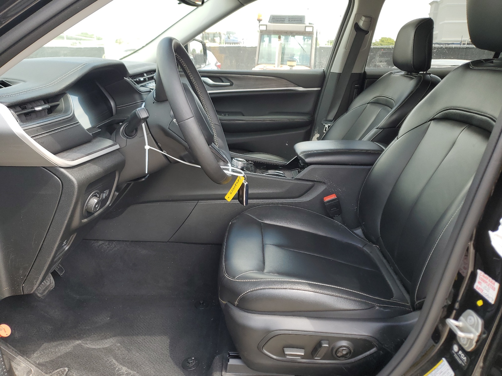 1C4RJJBG6P8825752 2023 Jeep Grand Cherokee L Limited