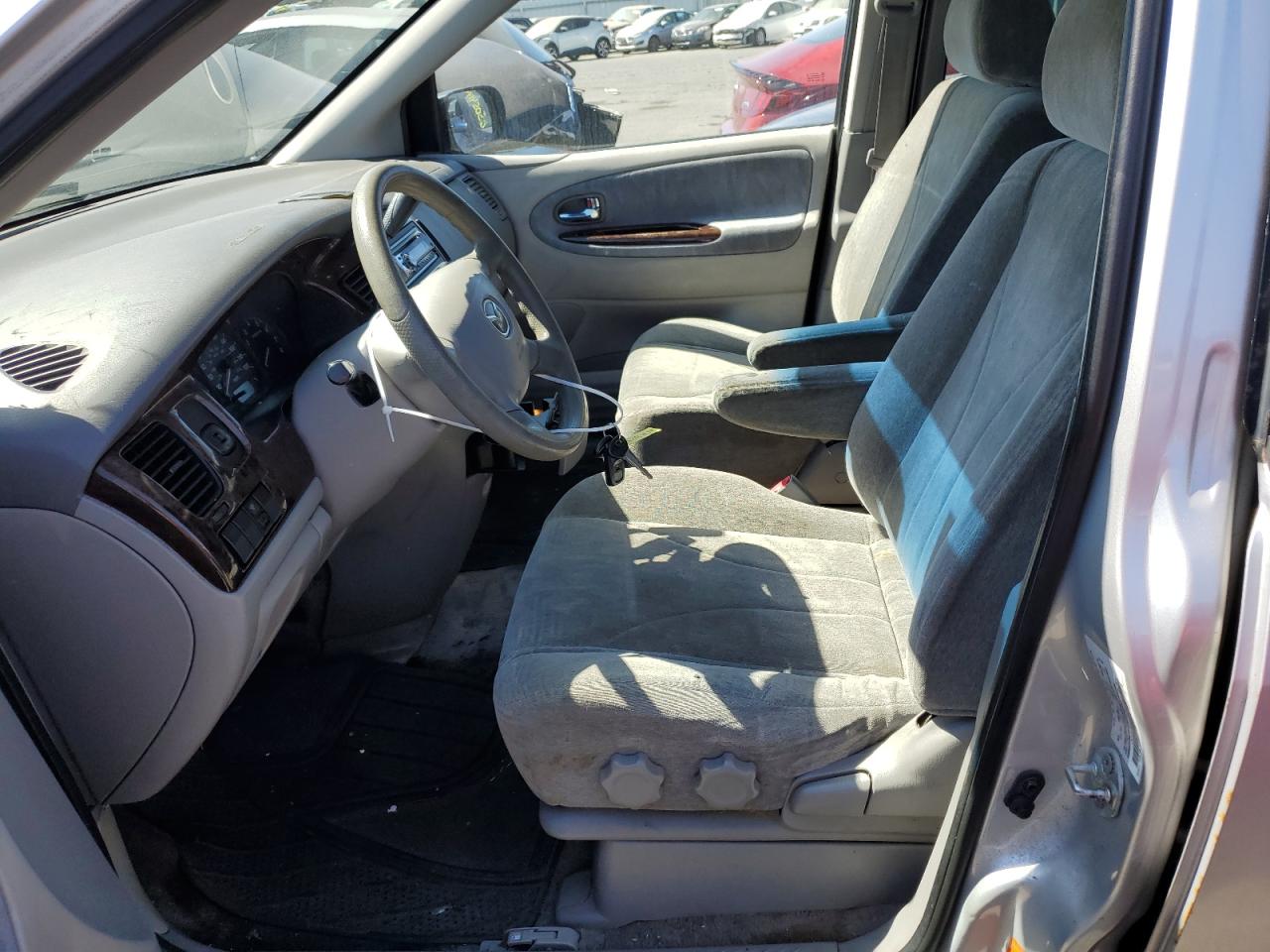 2000 Mazda Mpv Wagon VIN: JM3LW28G1Y0106453 Lot: 64931664