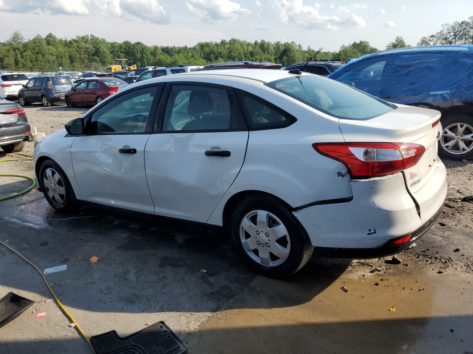 2014 Ford Focus S vin: 1FADP3E20EL443382