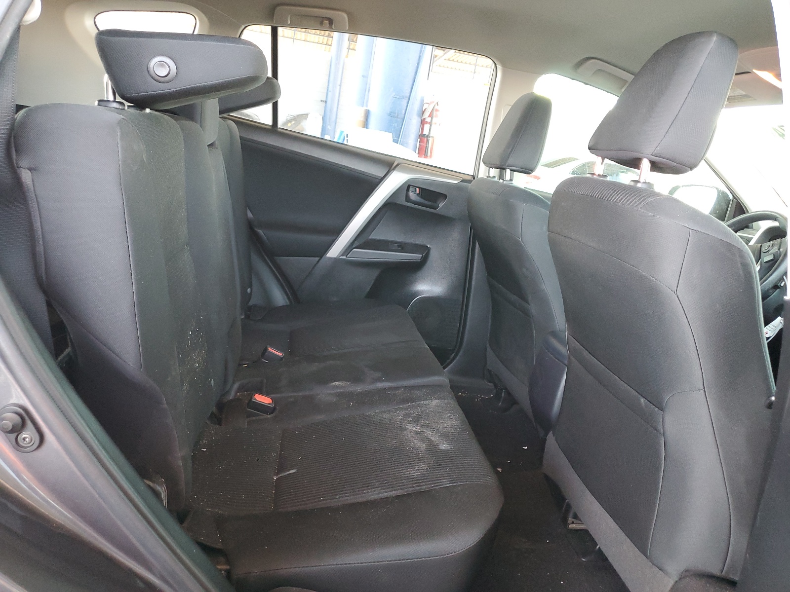 2T3ZFREV8HW388844 2017 Toyota Rav4 Le