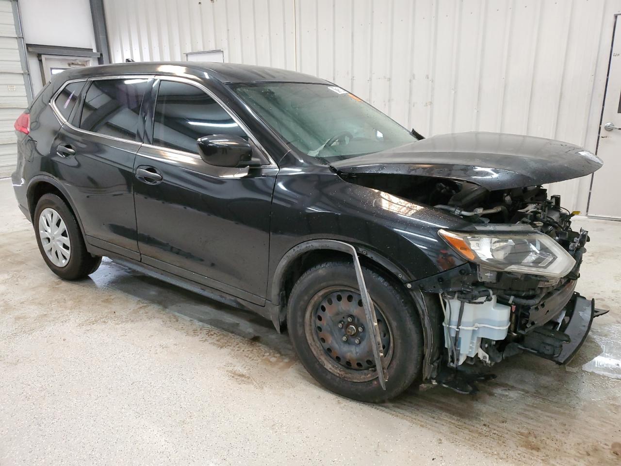 2017 Nissan Rogue S VIN: JN8AT2MT0HW399999 Lot: 61152494