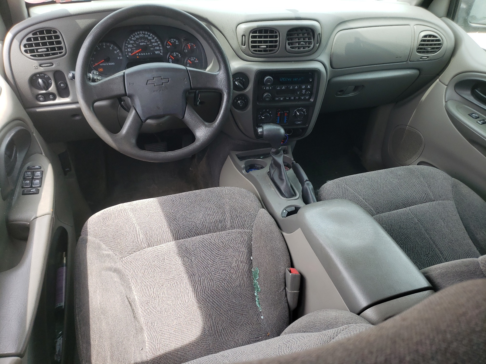 1GNDT13S742336225 2004 Chevrolet Trailblazer Ls