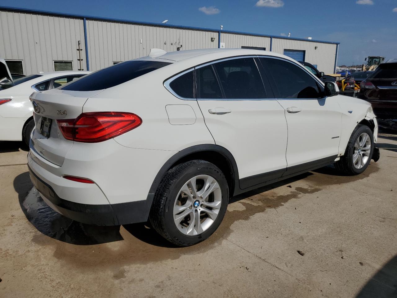 2015 BMW X4 xDrive28I VIN: 5UXXW3C50F0M88167 Lot: 63561234