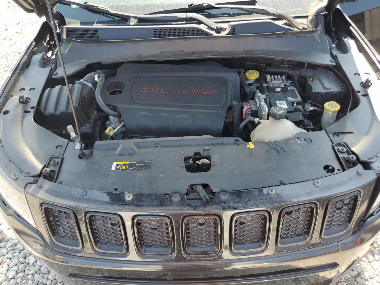 3C4NJCBB3JT304768 2018 Jeep Compass Latitude