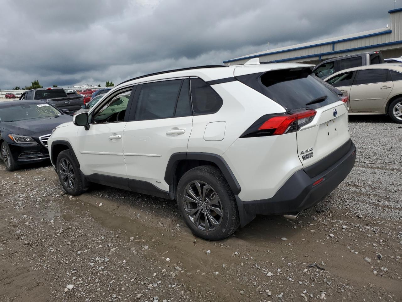 2022 Toyota Rav4 Xle Premium VIN: JTMB6RFV5ND077364 Lot: 63082944