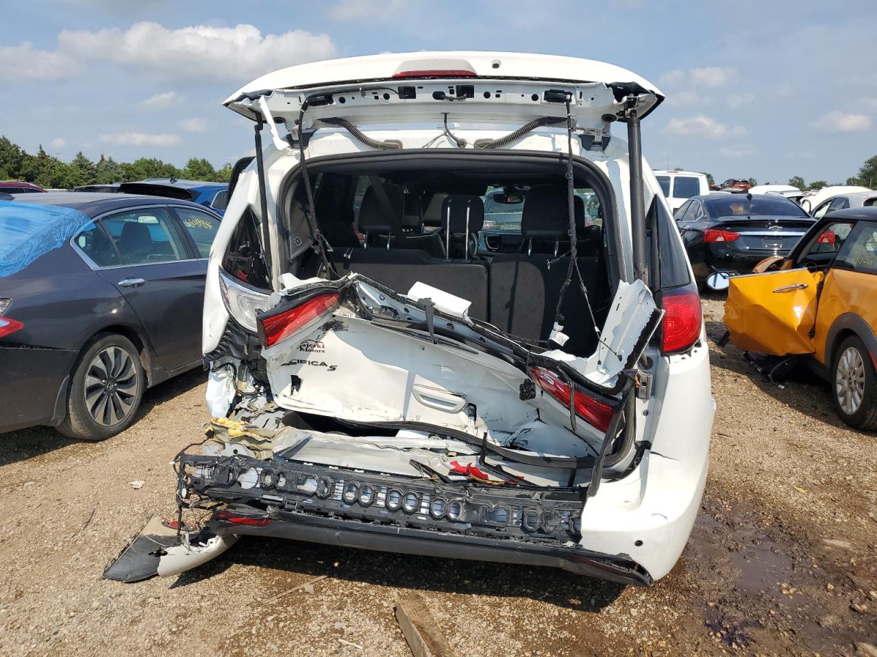 2019 Chrysler Pacifica Limited VIN: 2C4RC1GG5KR549970 Lot: 63107454