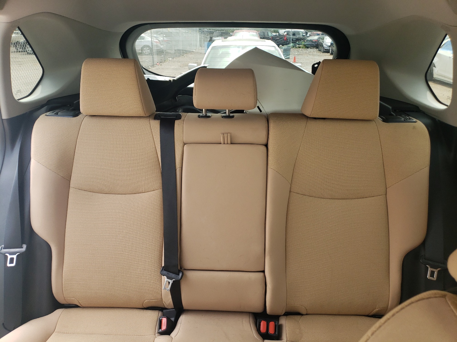 2T3H1RFV9KW037067 2019 Toyota Rav4 Le