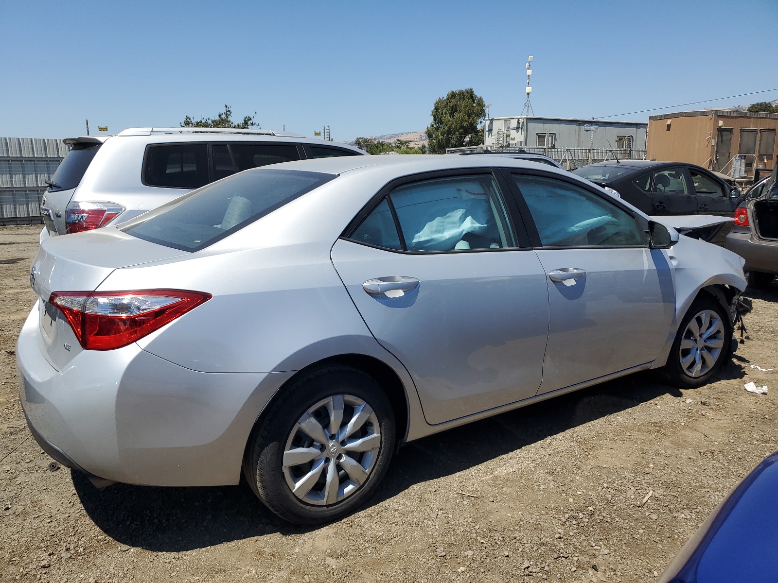 2015 Toyota Corolla L vin: 5YFBURHE2FP186060