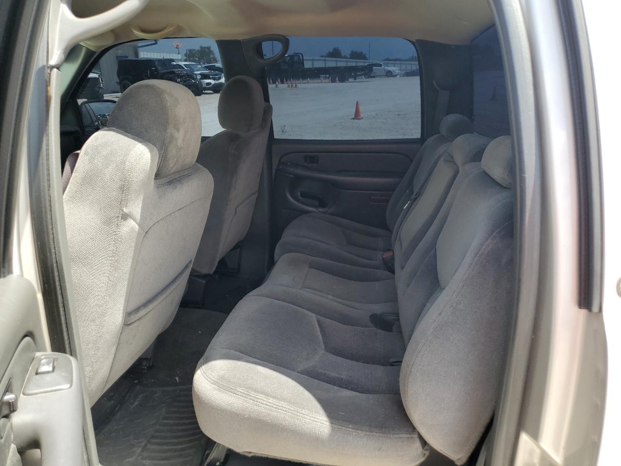 2005 GMC New Sierra C1500 VIN: 2GTEC13T651127680 Lot: 64839064