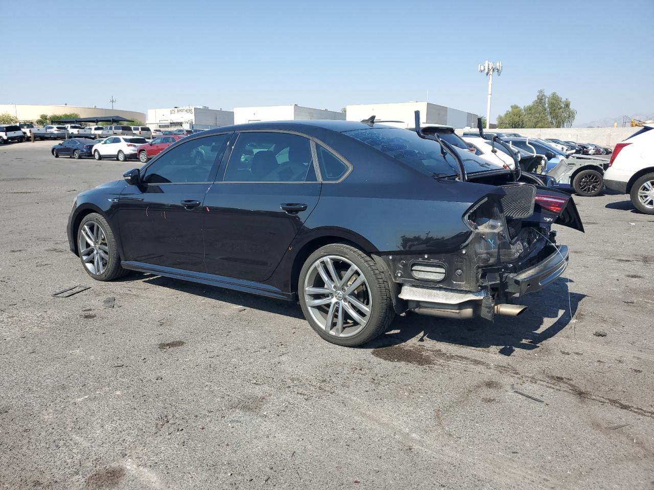 1VWAA7A35JC029588 2018 VOLKSWAGEN PASSAT - Image 2