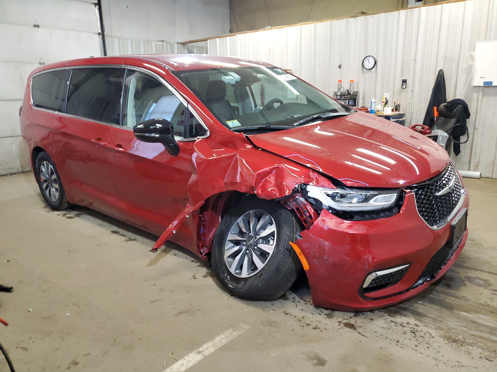 2024 Chrysler Pacifica Hybrid Select vin: 2C4RC1S73RR177868