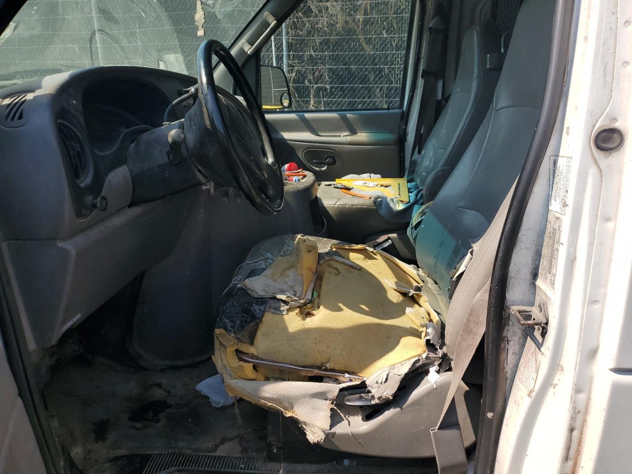 2001 Ford Econoline E250 Van VIN: 1FTNE24L21HA85692 Lot: 62635994