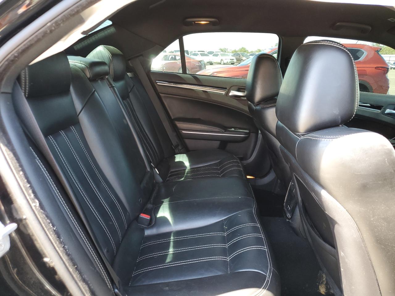 2019 Chrysler 300 S VIN: 2C3CCABG7KH585442 Lot: 63566964