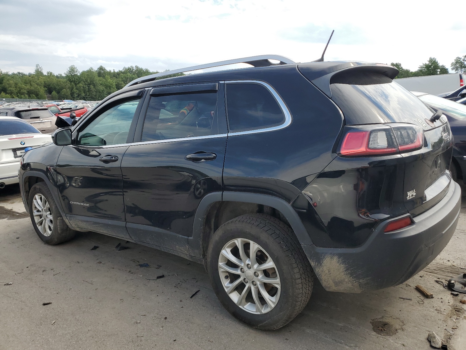 1C4PJLCB5KD466495 2019 Jeep Cherokee Latitude