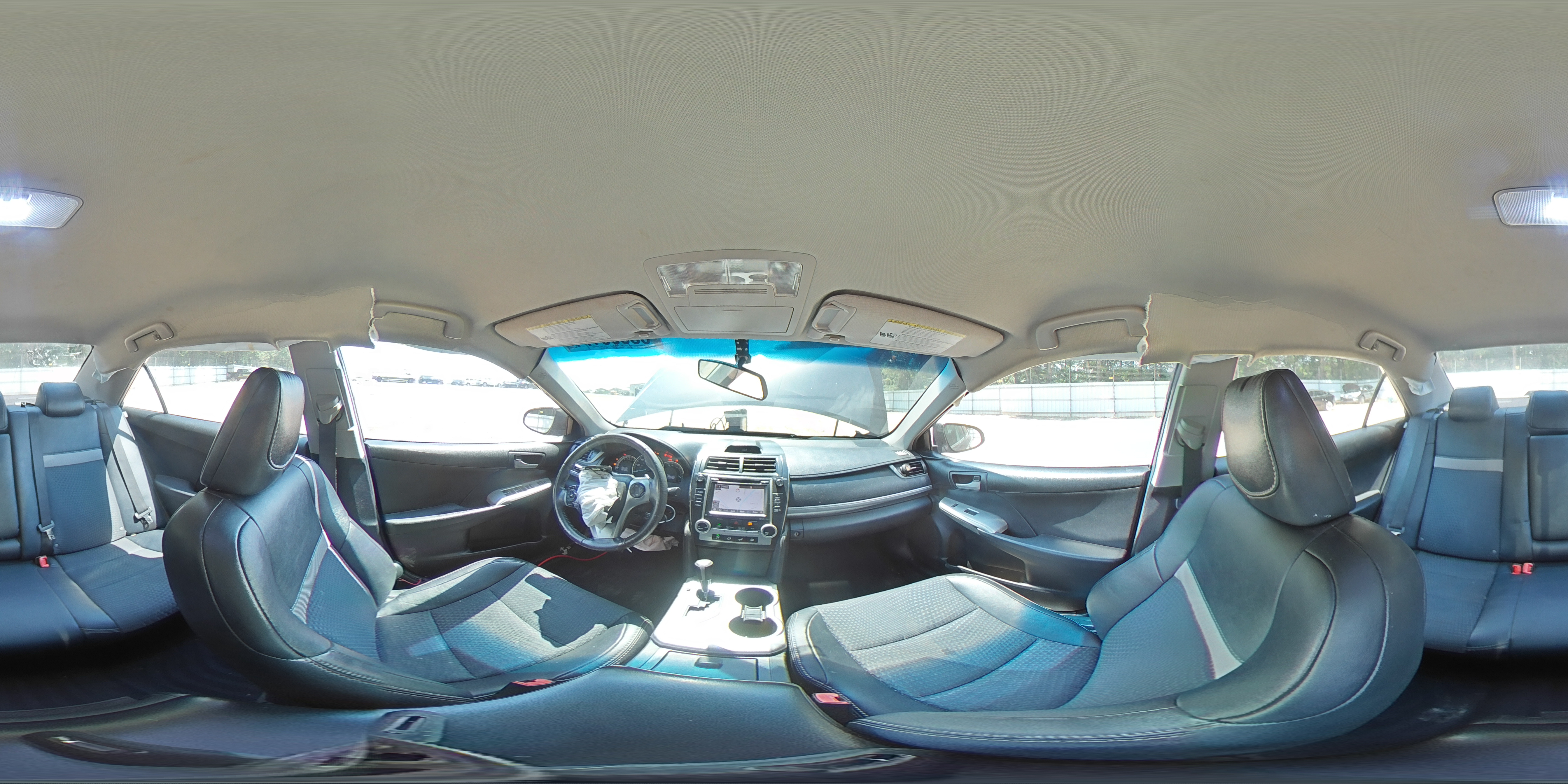 2014 Toyota Camry - Image 12