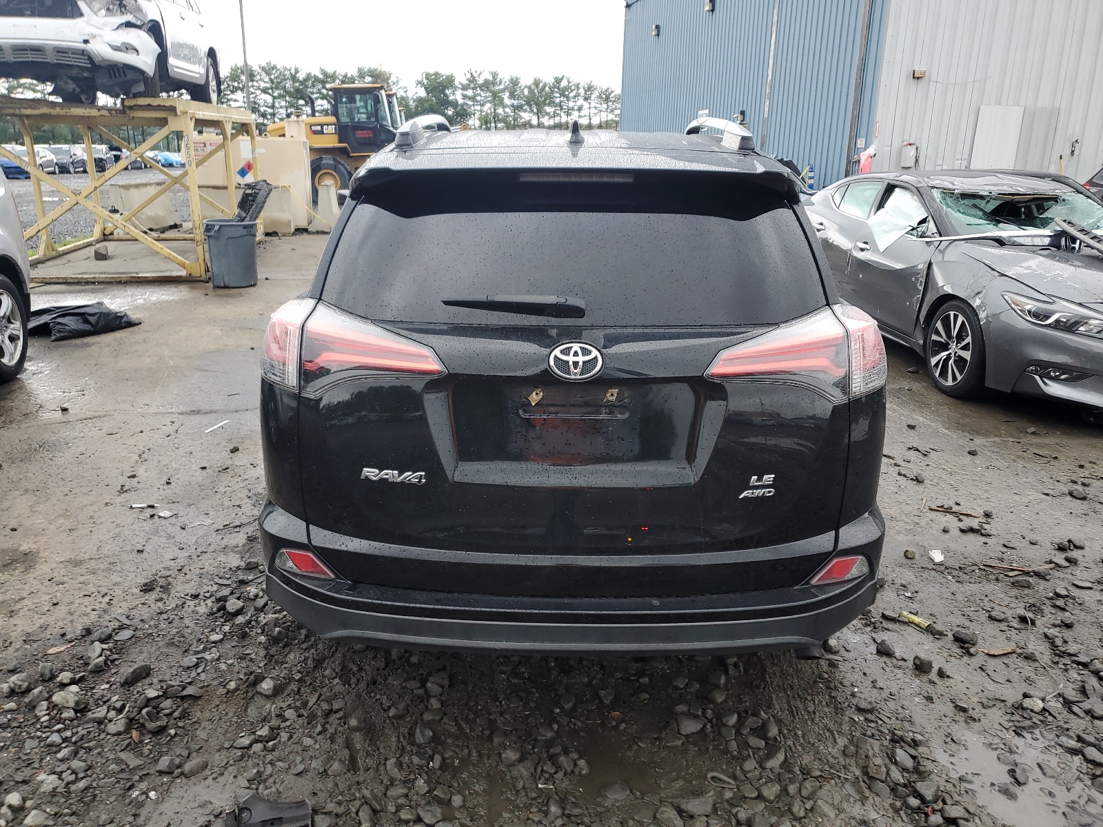 2T3BFREVXHW567615 2017 Toyota Rav4 Le