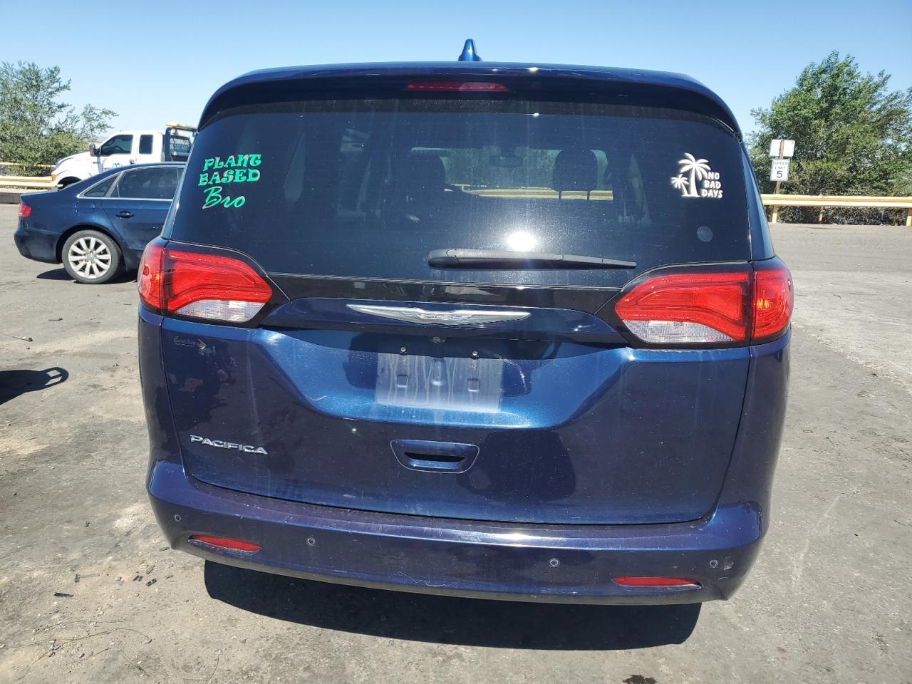 2017 Chrysler Pacifica Lx VIN: 2C4RC1CG5HR598035 Lot: 60979744