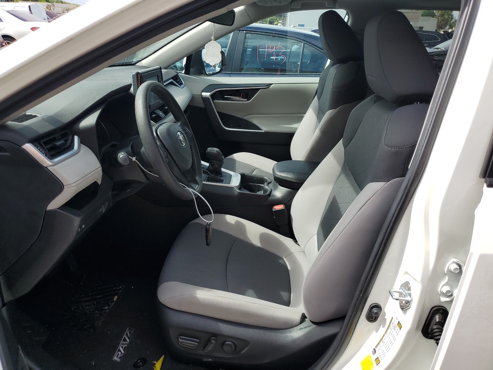 2T3W1RFV7MC151676 2021 Toyota Rav4 Xle