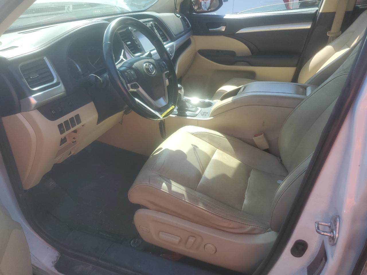 2018 Toyota Highlander Se VIN: 5TDKZRFH9JS535066 Lot: 64479974