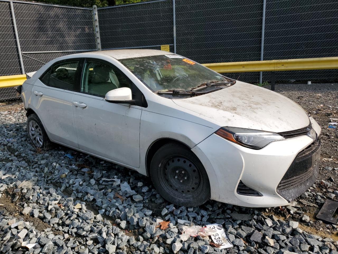 2017 Toyota Corolla L VIN: 5YFBURHE9HP675400 Lot: 64780234