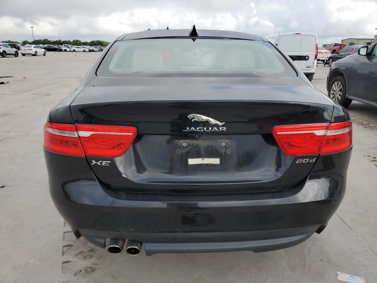 SAJAE4BN7HA952104 2017 Jaguar Xe Prestige