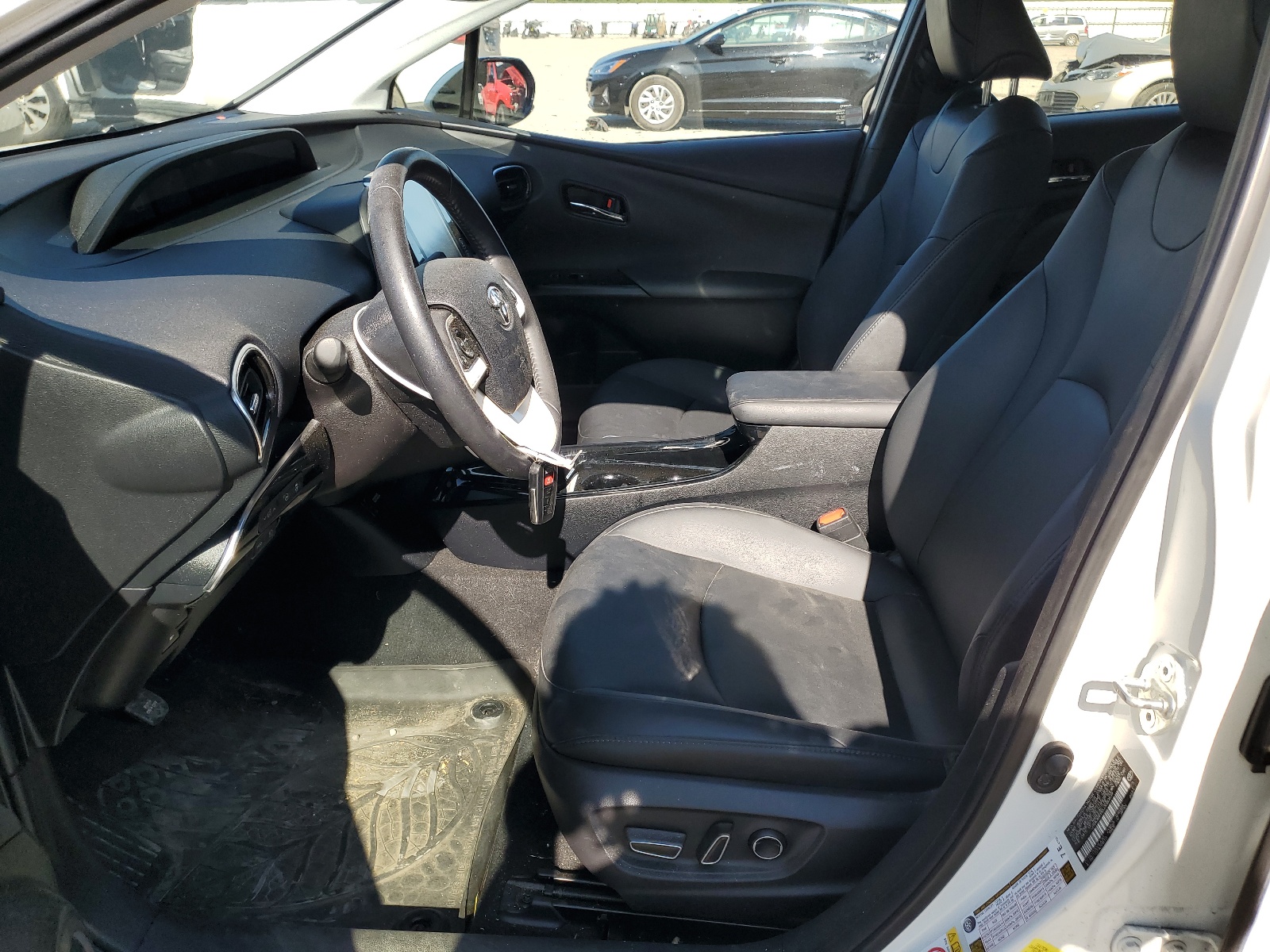 JTDKARFP0J3080639 2018 Toyota Prius Prime