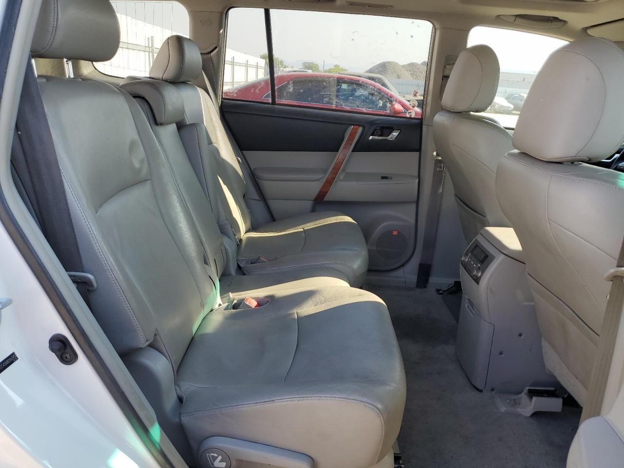 2008 Toyota Highlander Limited VIN: JTEES42A882063453 Lot: 62297944