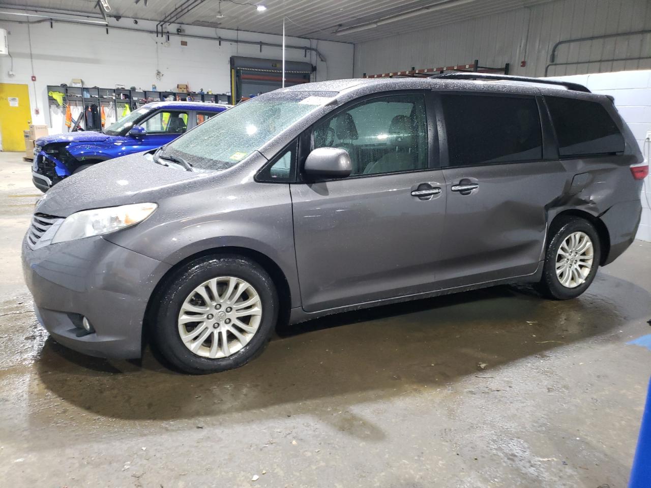 5TDYK3DCXFS604924 2015 TOYOTA SIENNA - Image 1