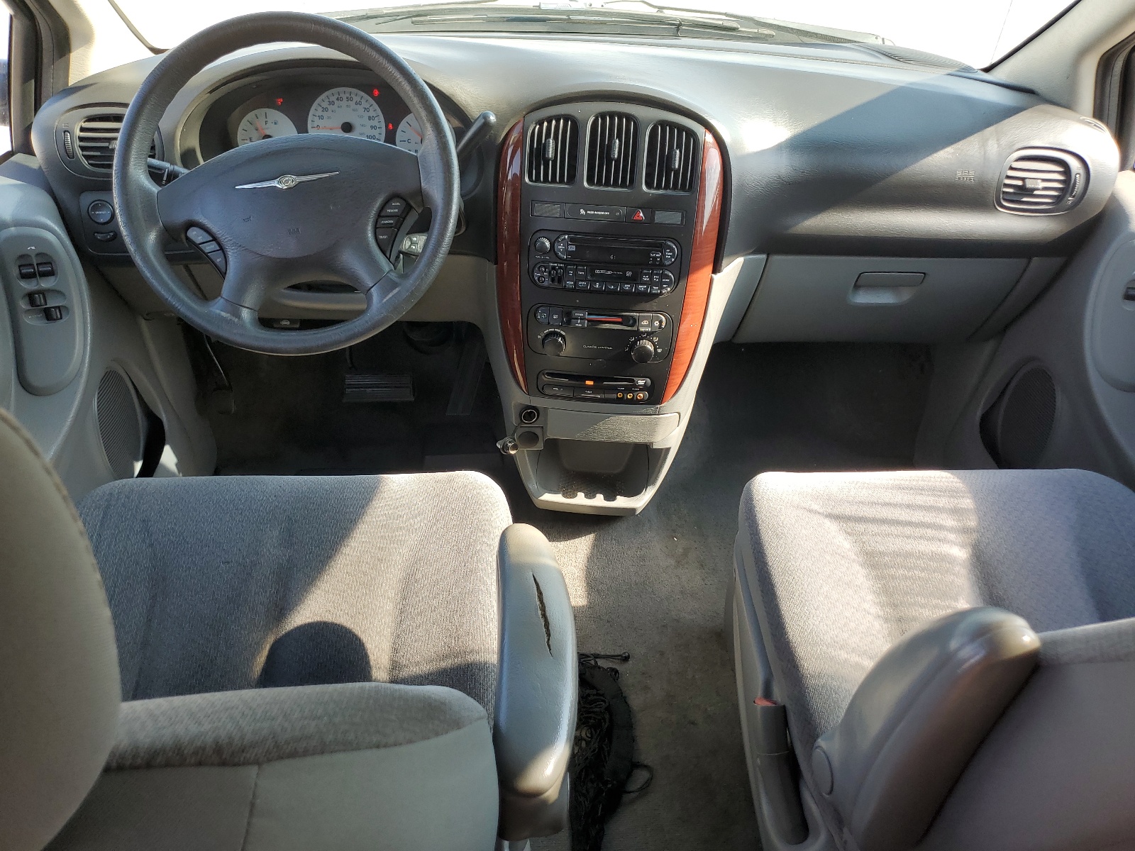 1A4GP45R56B582399 2006 Chrysler Town & Country