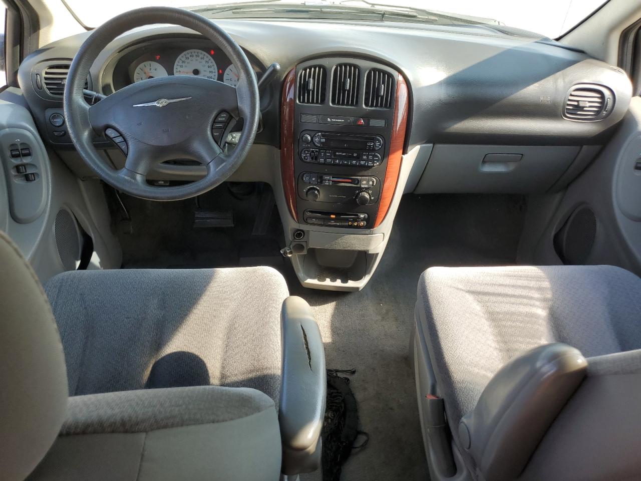 2006 Chrysler Town & Country VIN: 1A4GP45R56B582399 Lot: 64981364