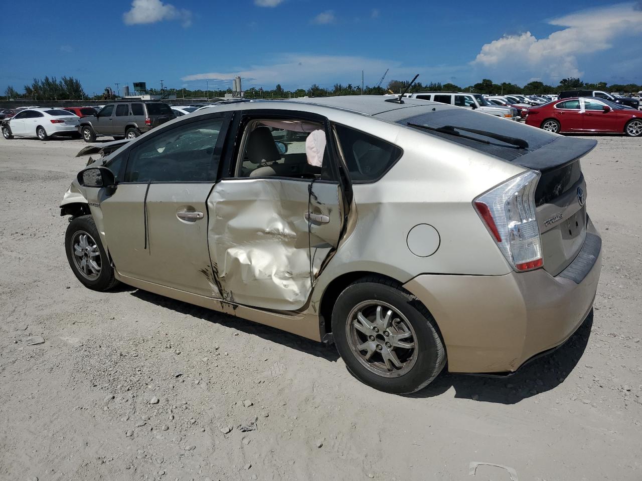 2010 Toyota Prius - Image 2