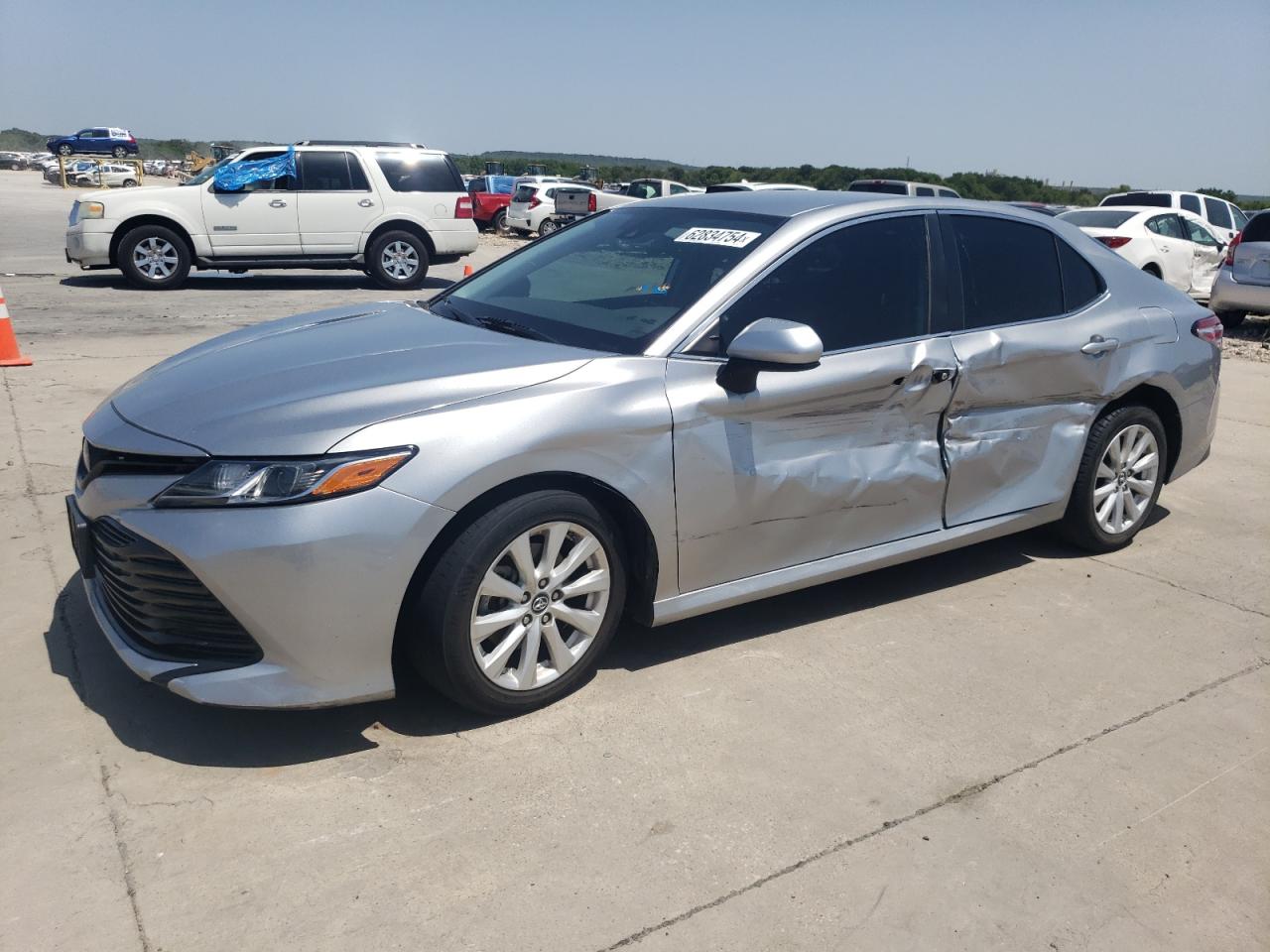 4T1B11HK3KU701057 2019 TOYOTA CAMRY - Image 1