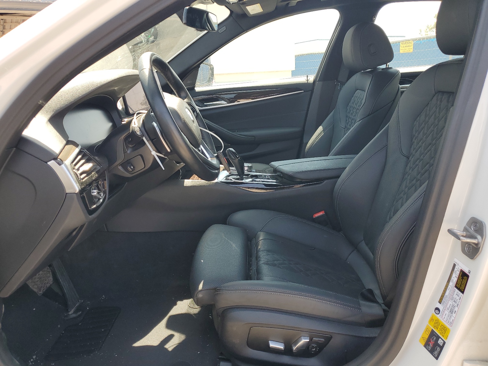 WBA33AG04PCL72379 2023 BMW 530Xe