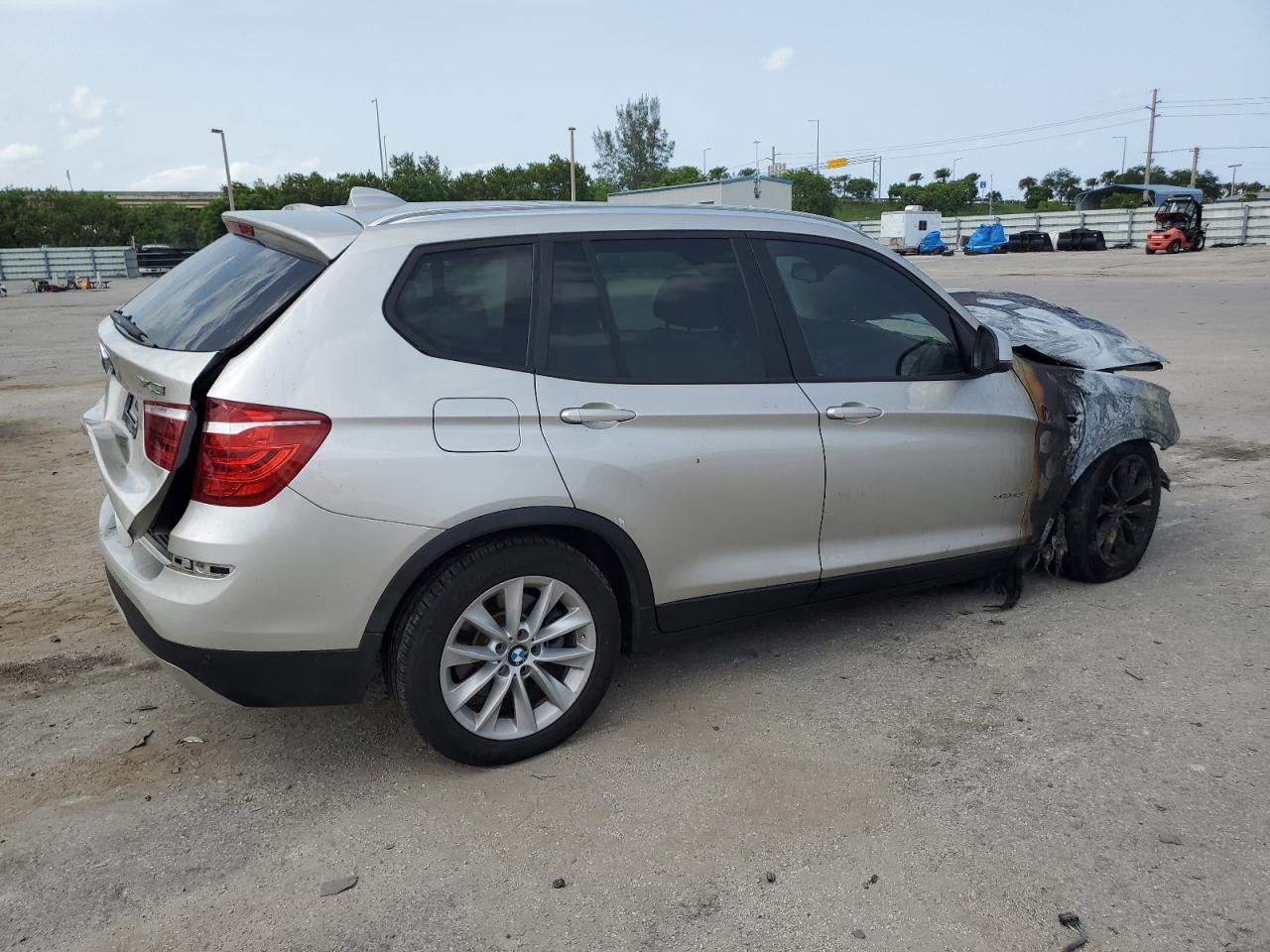 VIN 5UXWX9C58F0D59916 2015 BMW X3 no.3