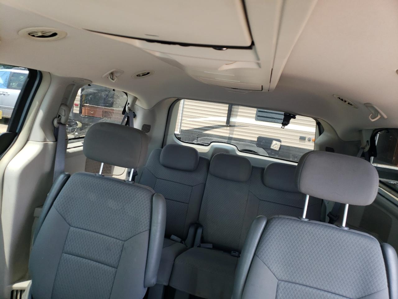 2010 Chrysler Town & Country Touring VIN: 2A4RR5D10AR262423 Lot: 63888684