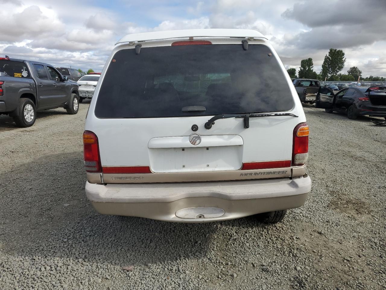 2000 Mercury Mountaineer VIN: 4M2DU86PXYUJ04261 Lot: 65405034