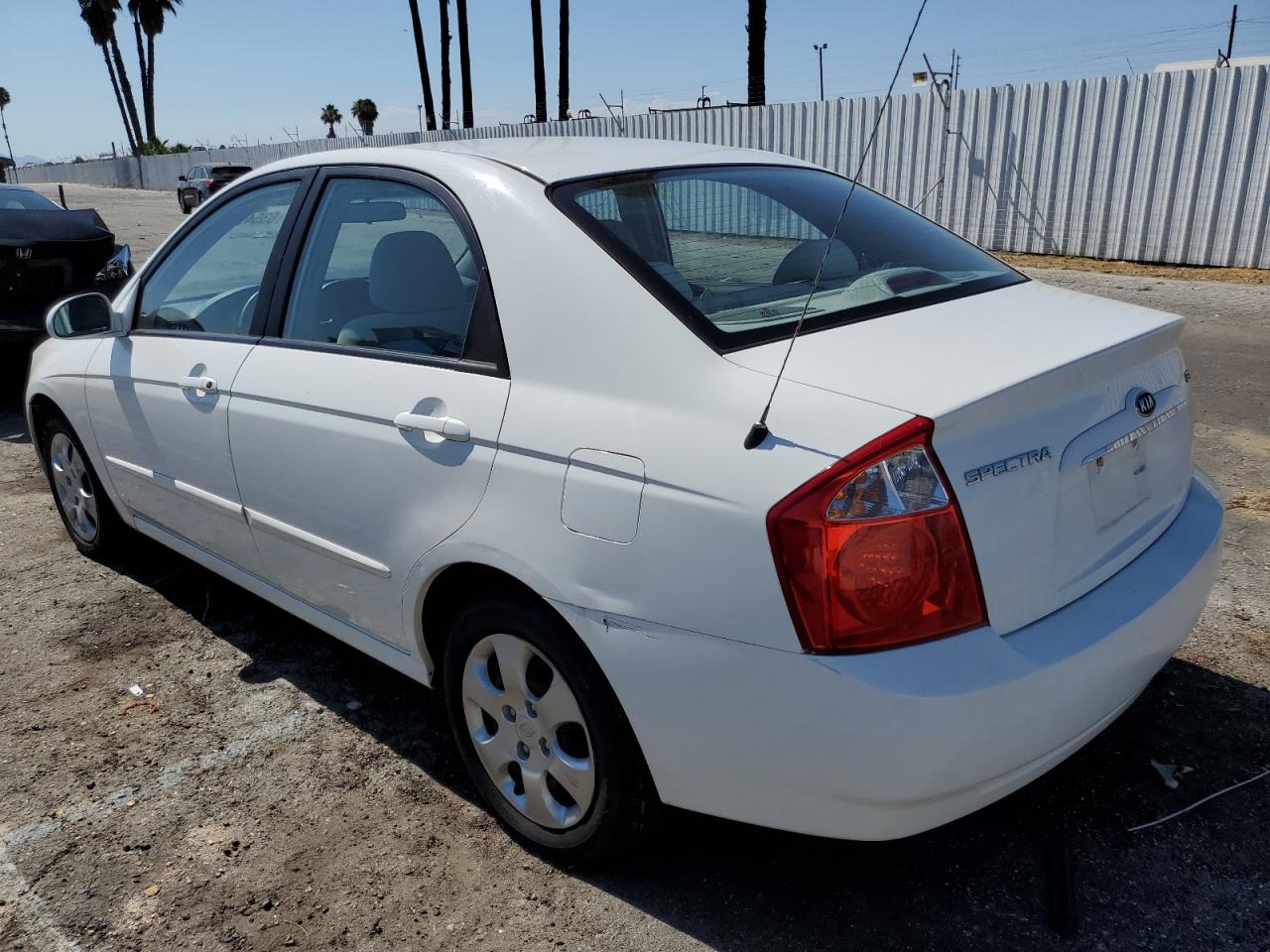 2006 Kia Spectra Lx VIN: KNAFE122965303657 Lot: 63549074